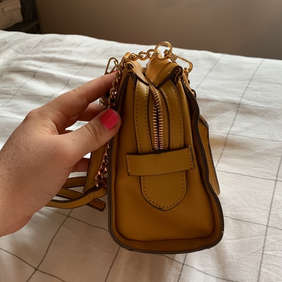 a new day ladies Mustard Yellow Purse/Handbag/Crossbody - Picture 6 of 6